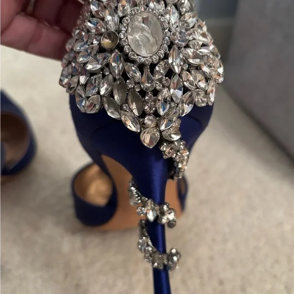 Badgley Mischka Elegant Blue Satin Women's Shoes with Crystal Embellishments - Picture 2 of 9